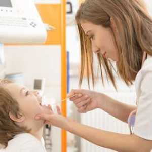 Deoarece simptomele laringitei apar la copii și sugari